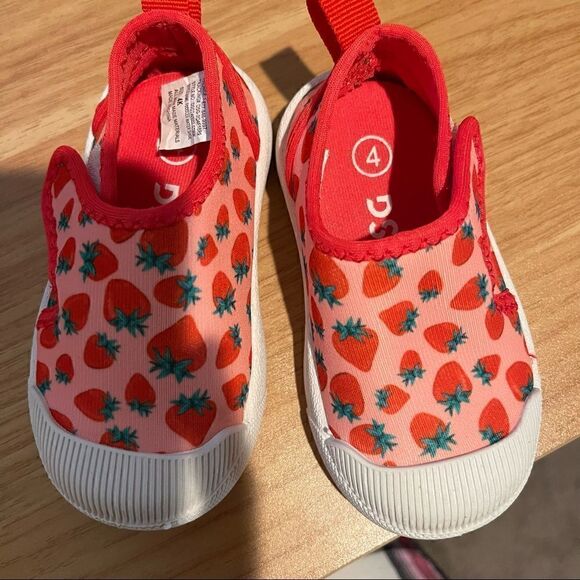 NWOT DSG water shoes strawberries size 4 - Picture 10 of 11